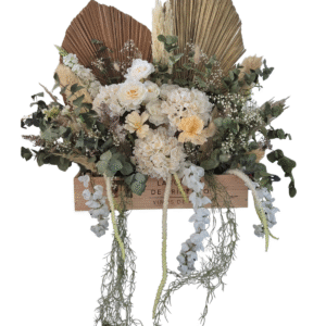 Blumenbouquet in Holzkiste