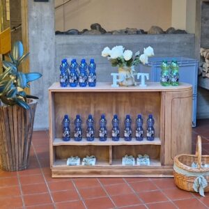 kleiner Schrank für die Bar